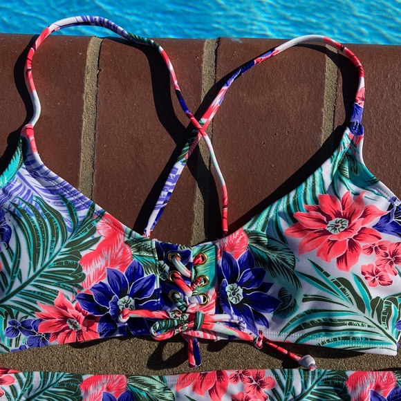 California Sun 2 Piece Bikini Size L - Picture 3 of 12